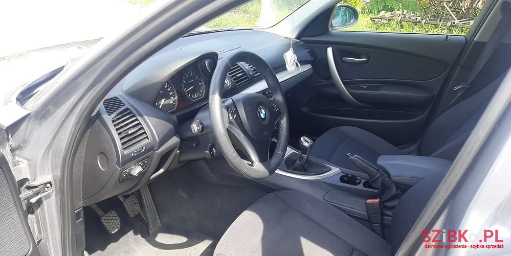 2008' BMW 1 Series photo #6