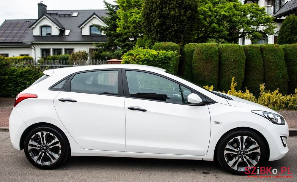 2013' Hyundai i30 1.4 Trend photo #5