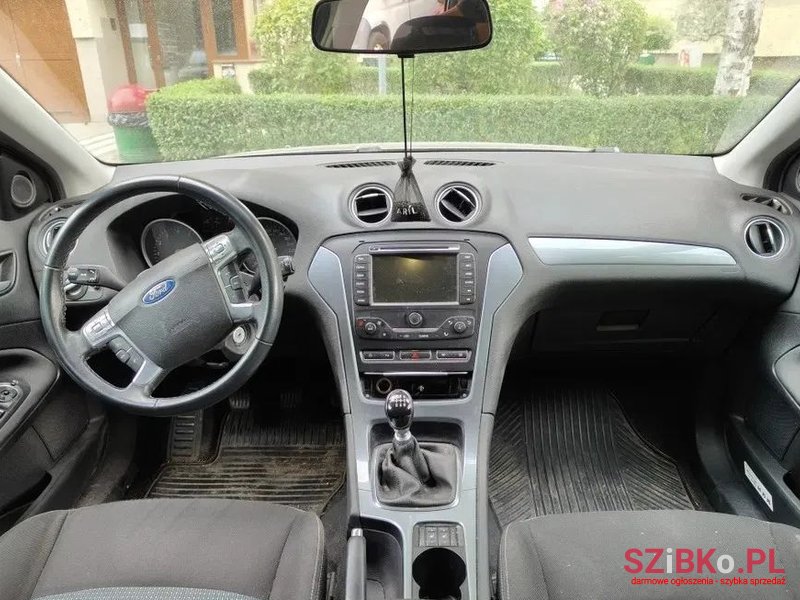 2011' Ford Mondeo photo #4
