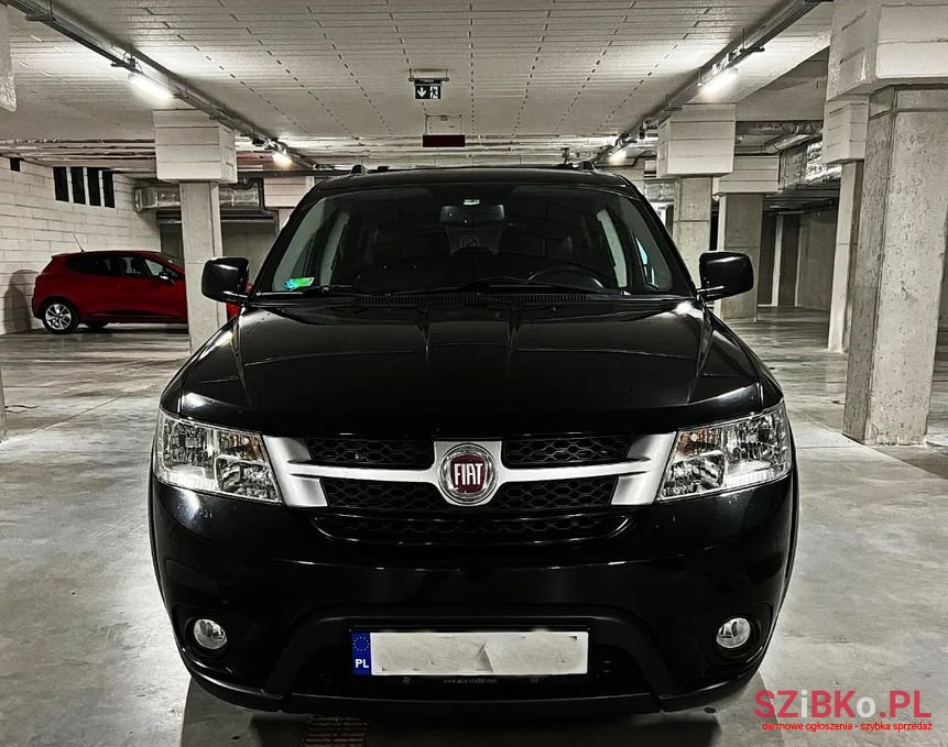 2013' Fiat Freemont photo #2