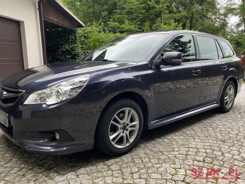 2010' Subaru Legacy 2.0I Trend photo #1