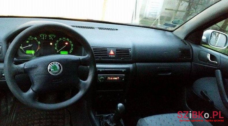 2001' Skoda Octavia photo #1