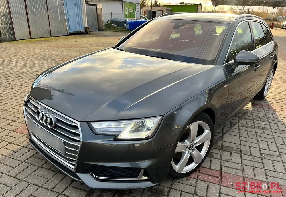 2019' Audi A4 Avant photo #1