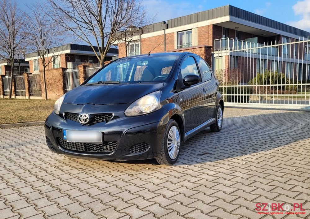 2011' Toyota Aygo 1.0 Vvt-I Luna A/C photo #1