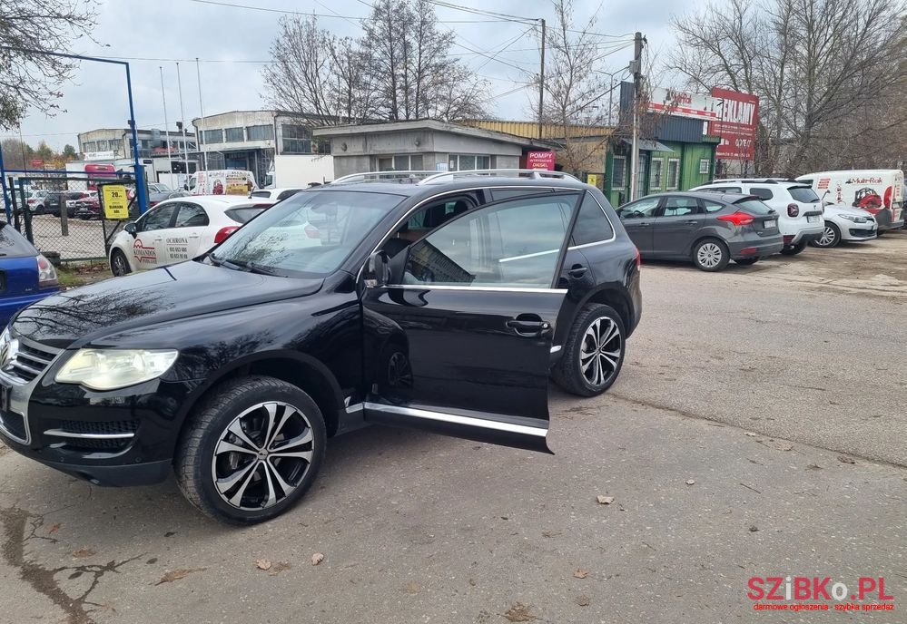 2007' Volkswagen Touareg photo #5