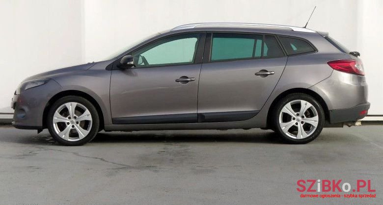 2011' Renault Megane photo #2