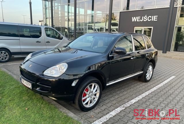2004' Porsche Cayenne photo #1