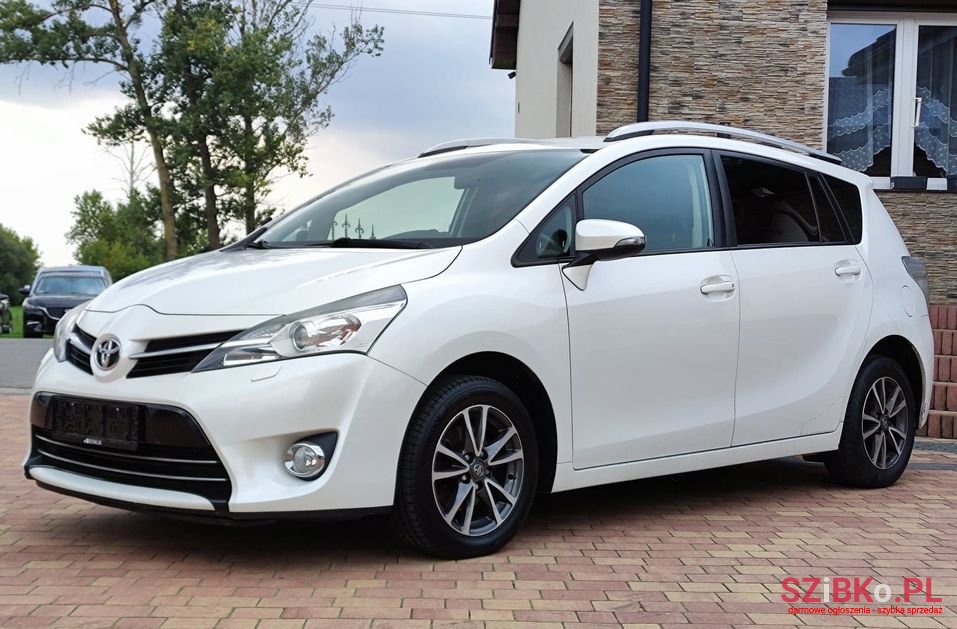 2014' Toyota Verso photo #5