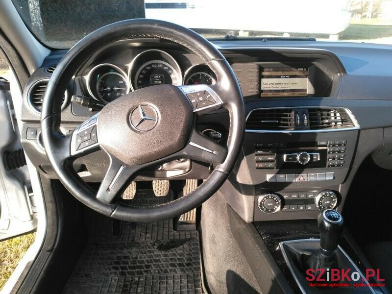 2012' Mercedes-Benz Klasa C photo #5