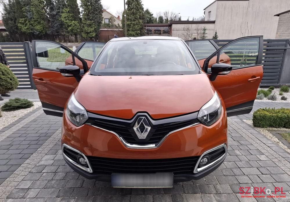 2015' Renault Captur 0.9 Energy Tce Life photo #2