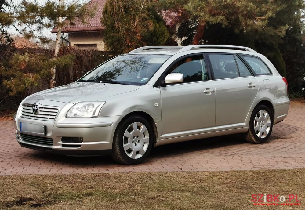 2005' Toyota Avensis 1.8 Vvt-I Combi Sol photo #1
