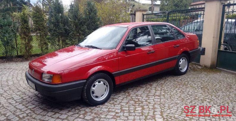 1991' Volkswagen Passat photo #1