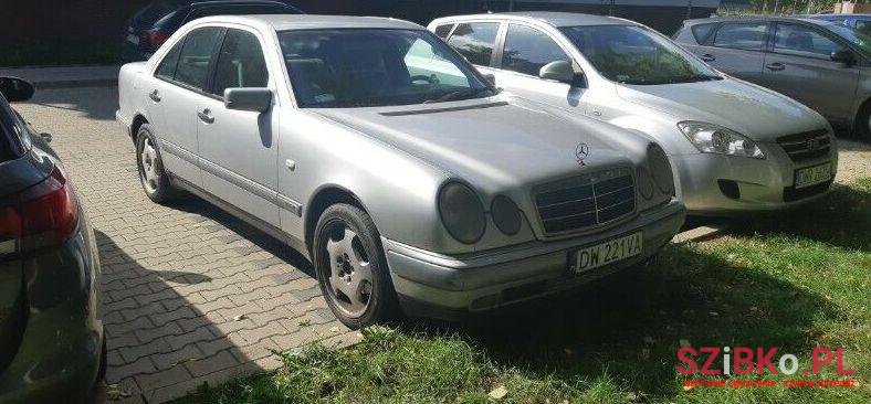 1998' Mercedes-Benz Klasa E photo #1