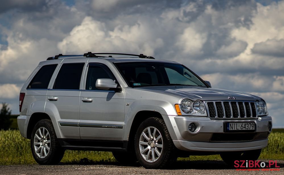 2008' Jeep Grand Cherokee photo #3