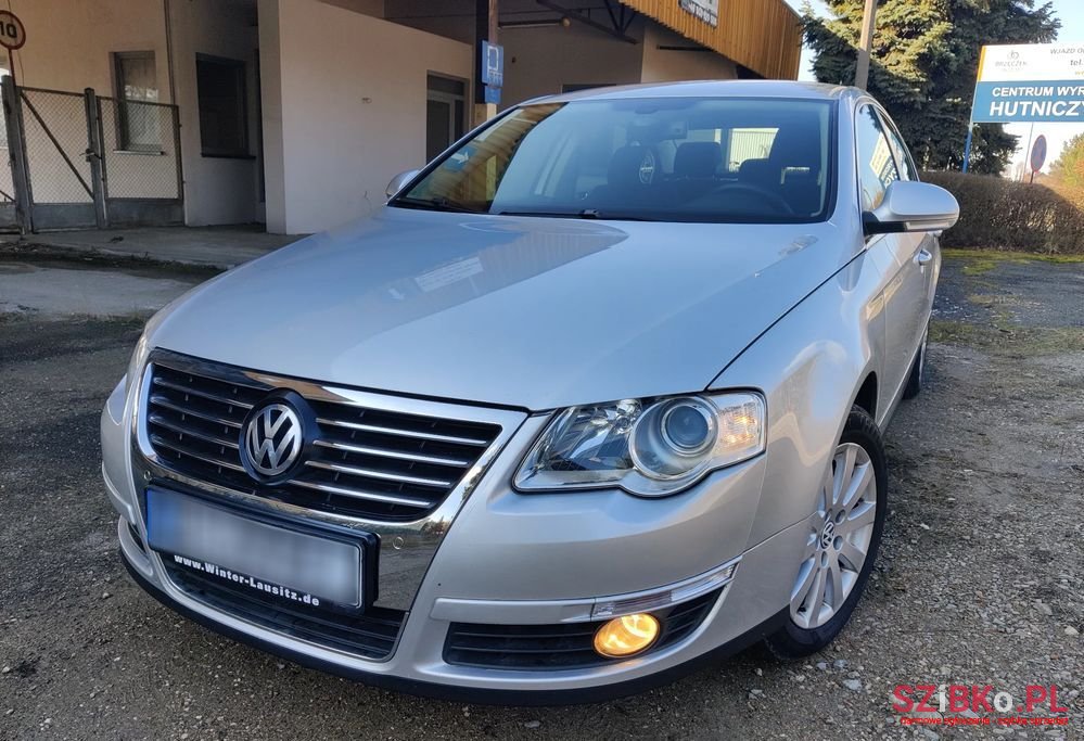 2006' Volkswagen Passat 1.6 Family photo #1
