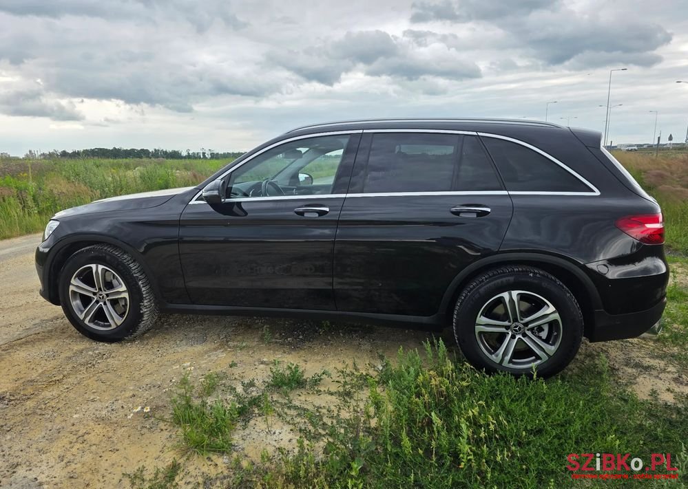 2018' Mercedes-Benz GLC 220 D 4-Matic photo #4