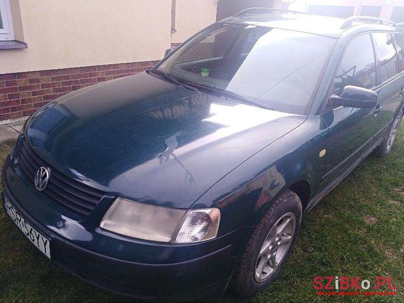 1999' Volkswagen Passat photo #2