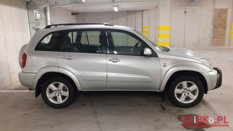 2005' Toyota RAV4 photo #3