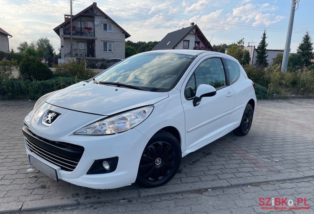 2012' Peugeot 207 1.4 Hdi Active photo #2