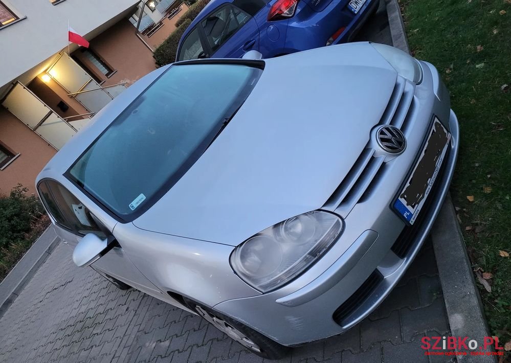 2004' Volkswagen Golf photo #6