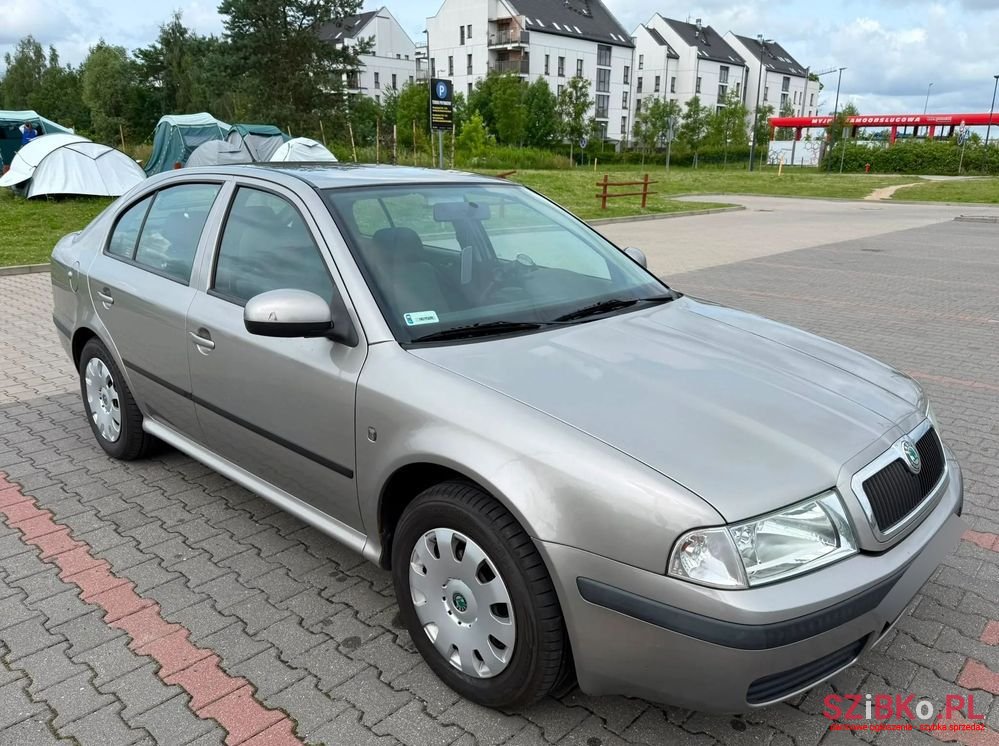 2010' Skoda Octavia 1.6 Tour photo #1