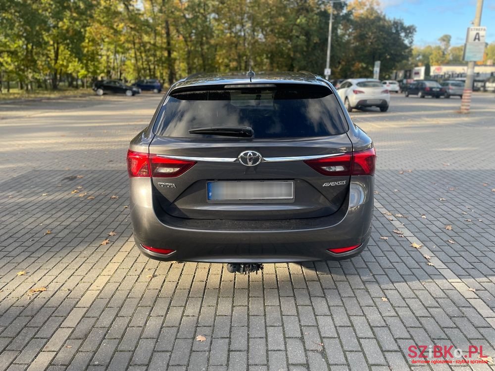 2015' Toyota Avensis 2.0 D-4D Premium photo #5