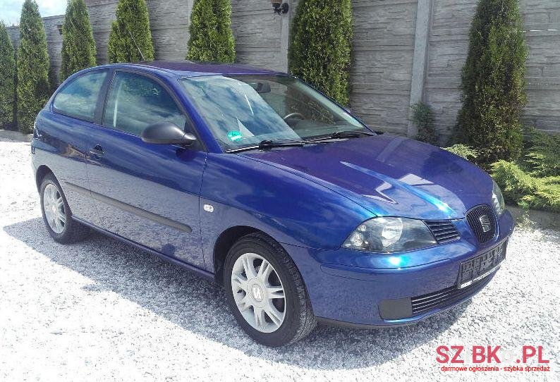 2002' SEAT Ibiza photo #1