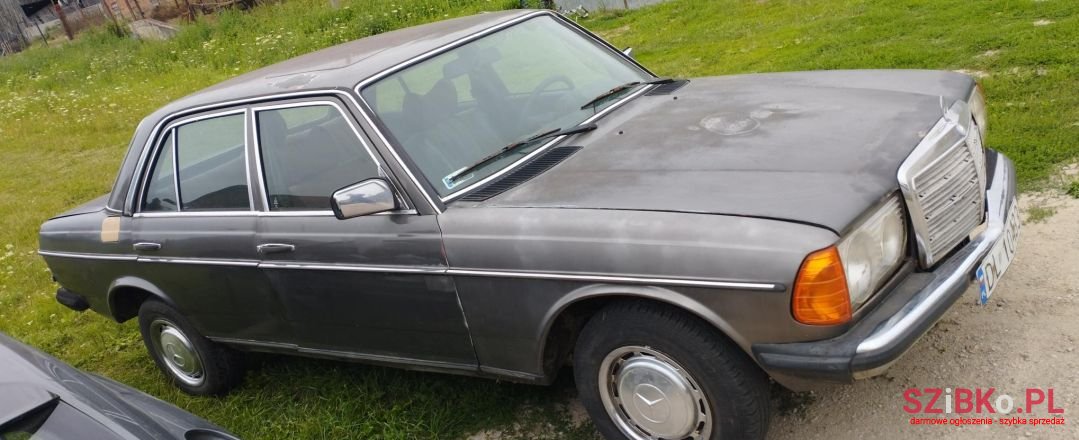 1980' Mercedes-Benz W123 photo #1