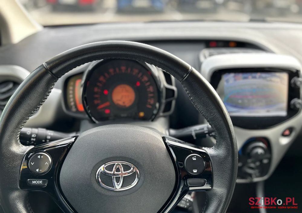 2016' Toyota Aygo photo #6