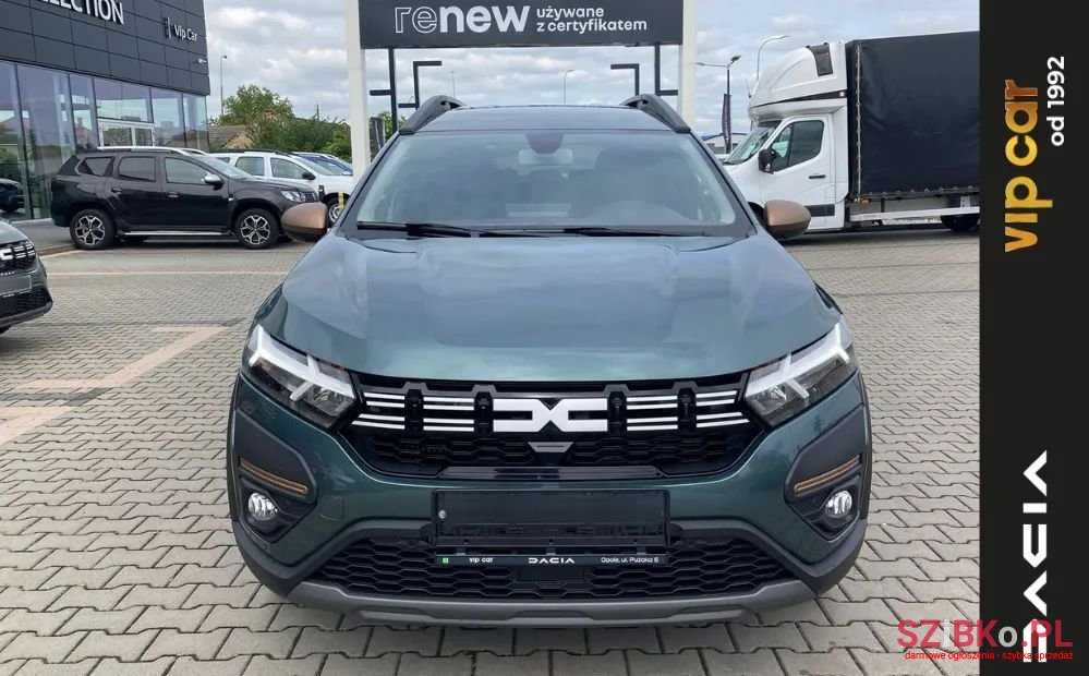 2023' Dacia Jogger photo #2