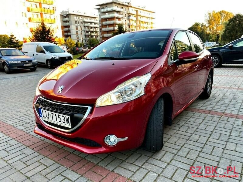2013' Peugeot 208 photo #3