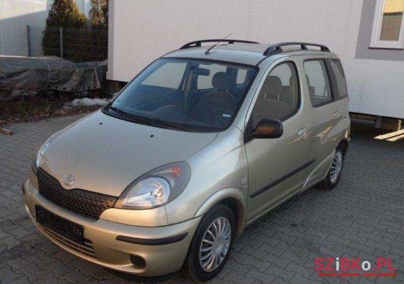 2001' Toyota Yaris photo #1