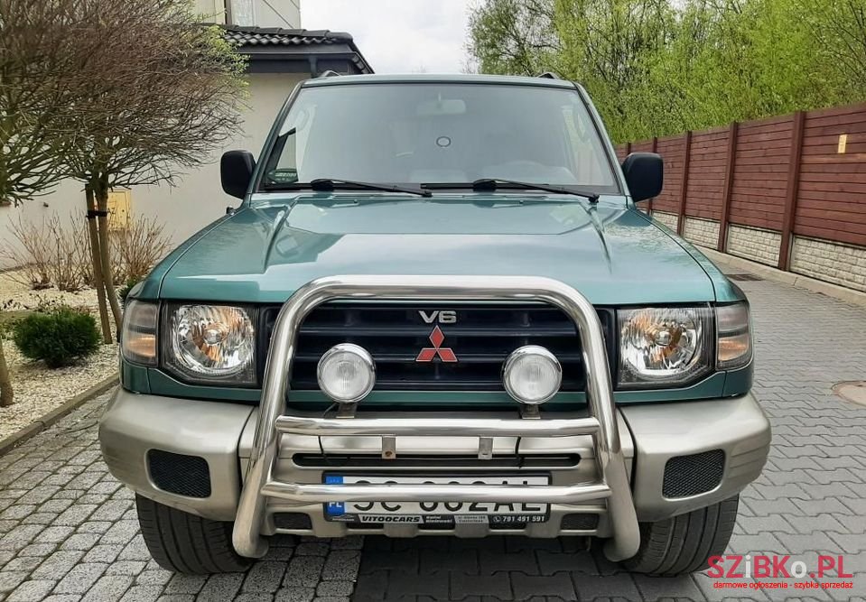 1998' Mitsubishi Pajero photo #3