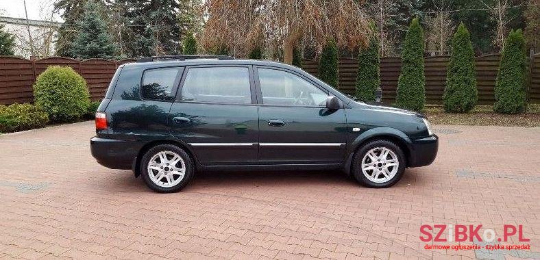 2006' Kia Carens photo #1