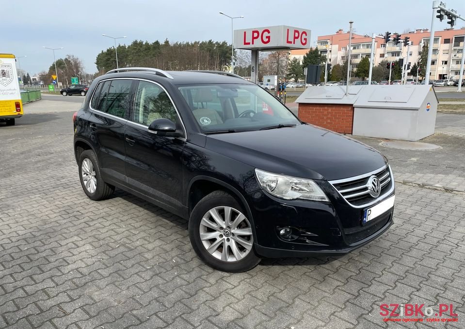 2008' Volkswagen Tiguan photo #1