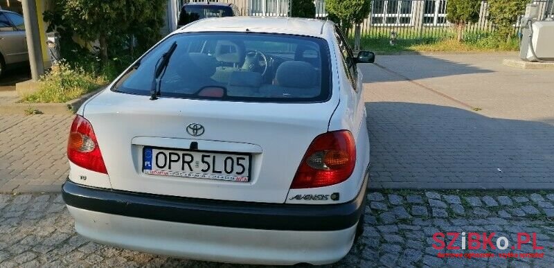 2000' Toyota Avensis photo #6