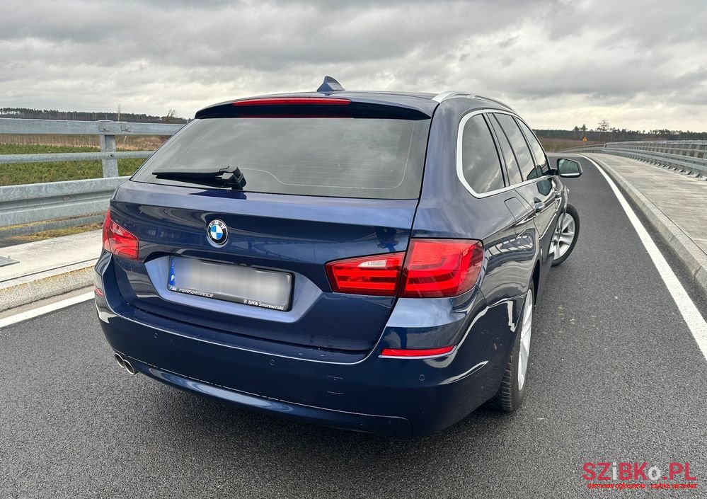 2012' BMW 5 Series photo #5