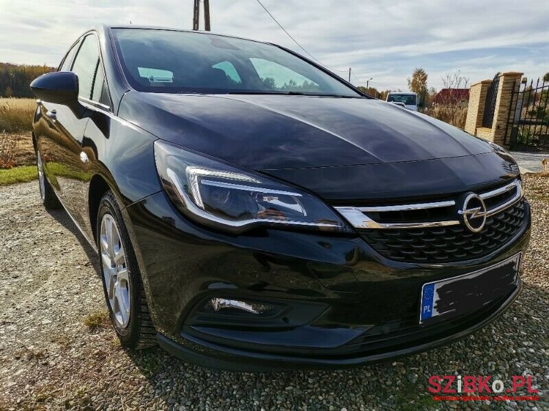 2018' Opel Astra photo #6