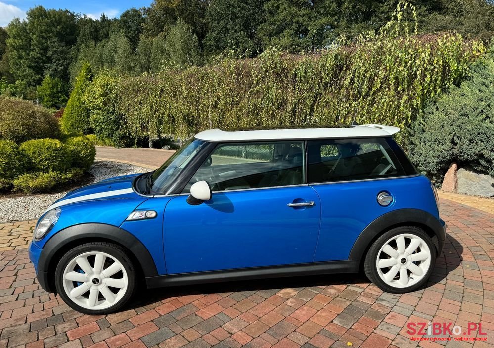 2006' MINI Cooper S Standard photo #2