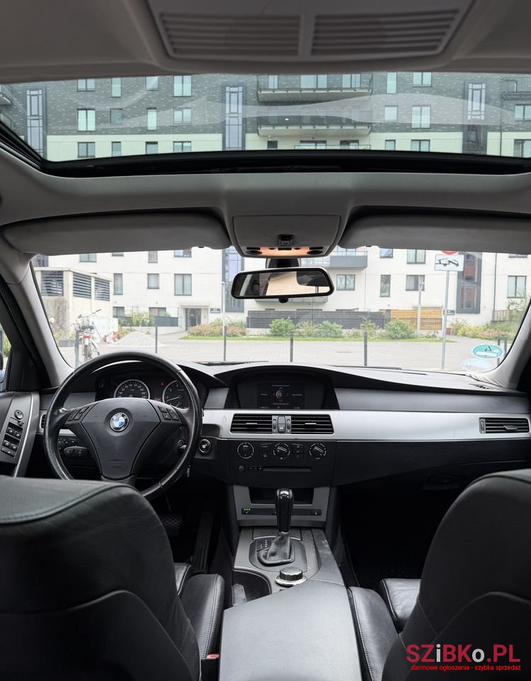 2005' BMW 5 Series 523I photo #5