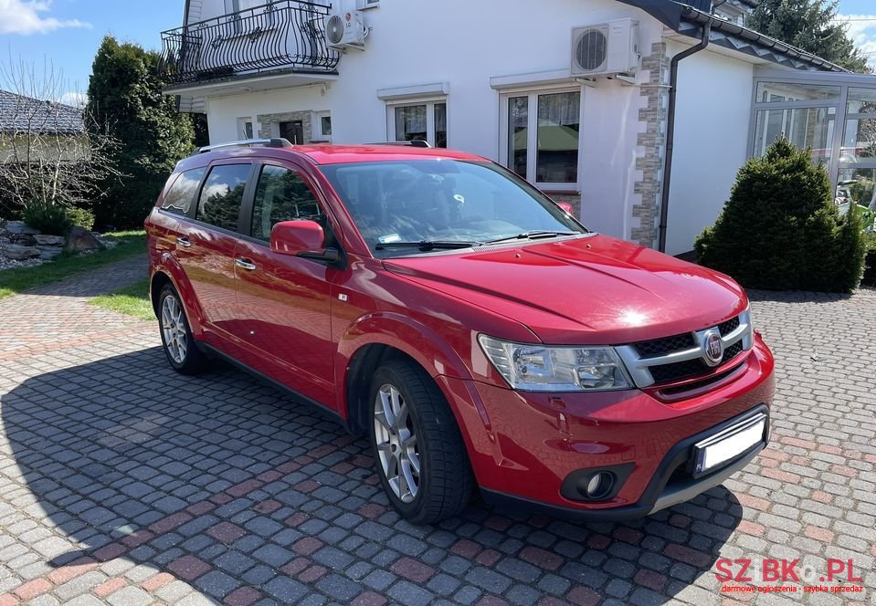 2013' Fiat Freemont Awd photo #2