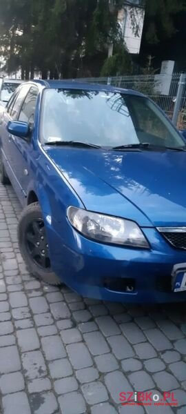 2001' Mazda 323 photo #5