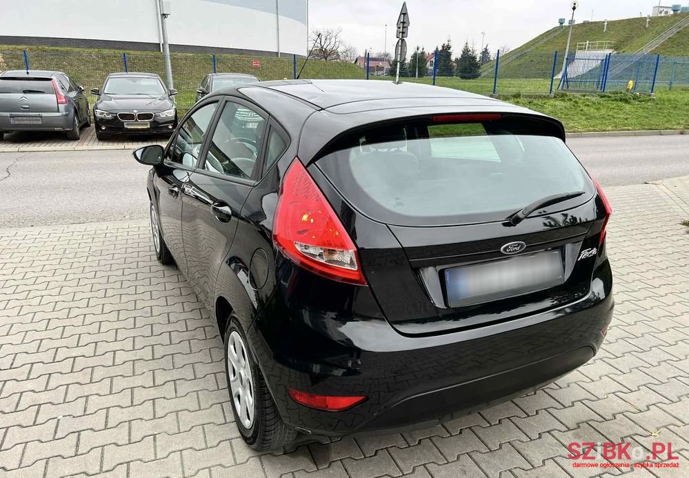 2010' Ford Fiesta photo #4