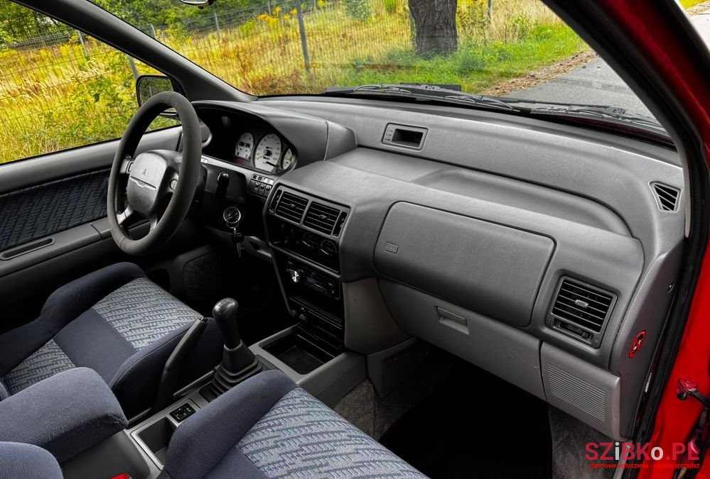 1996' Mitsubishi Space Runner 1800 City photo #6