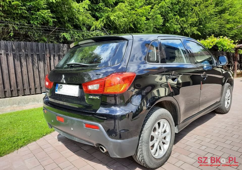 2011' Mitsubishi ASX photo #5