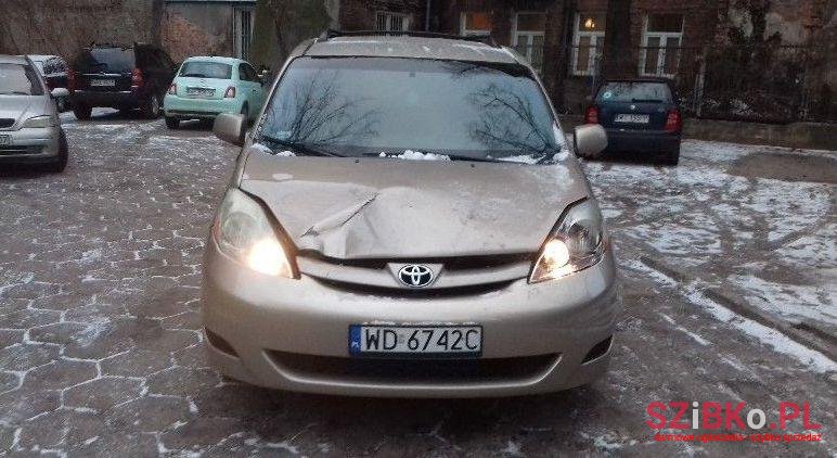 2006' Toyota Sienna photo #1