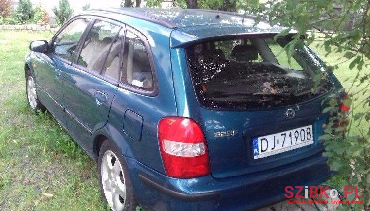 2000' Mazda 323 photo #2