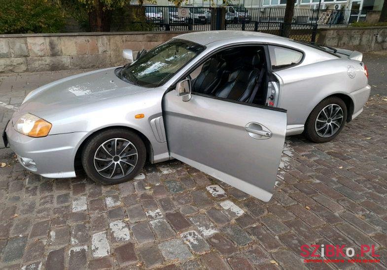 2002' Hyundai Coupe photo #1