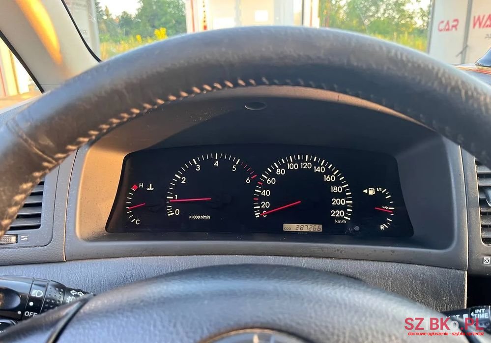 2002' Toyota Corolla Verso photo #3