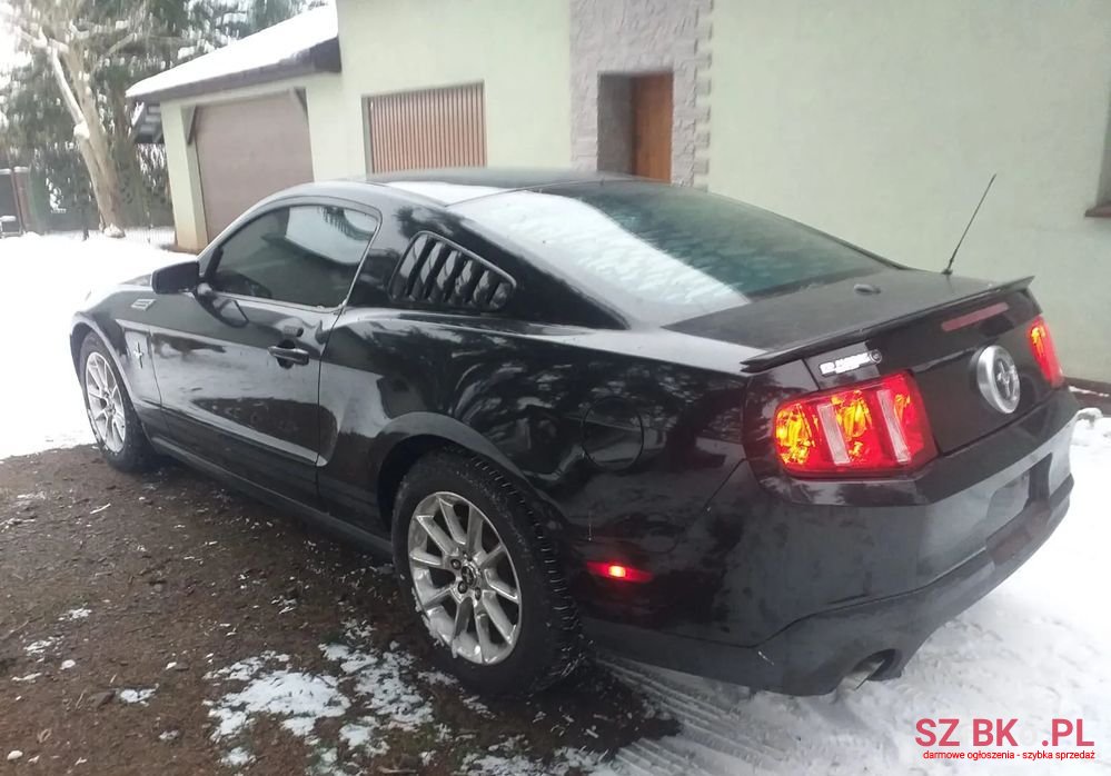 2011' Ford Mustang photo #4